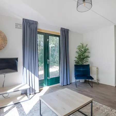 펜션 4 - Persoons Forest 183 Ewijk