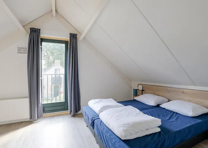 4 - Persoons Forest 183 Holiday home Ewijk